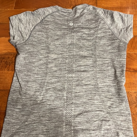 Lululemon - Picture 2 of 2